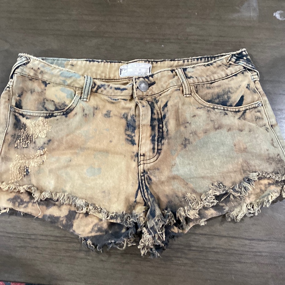 Free people distressed jean shorts size 30